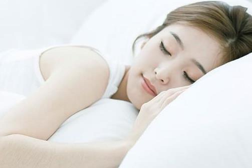 美白祛斑無難事 夜間保養(yǎng)還你無瑕肌