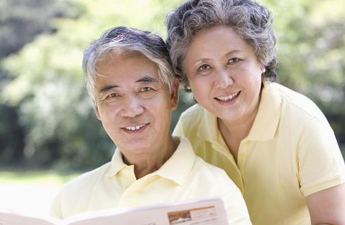 揉肚子緩解便秘？老人冬天便秘要這么做