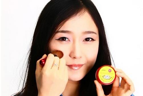 蜜粉和散粉的區別