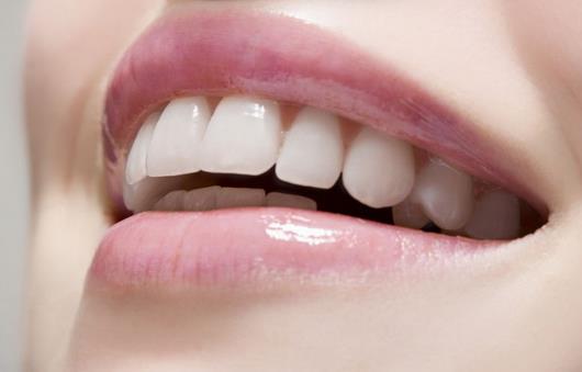 教你如何挑選烤瓷牙！