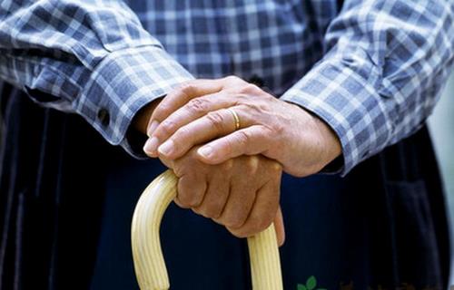 拐杖，老人的第三條腿