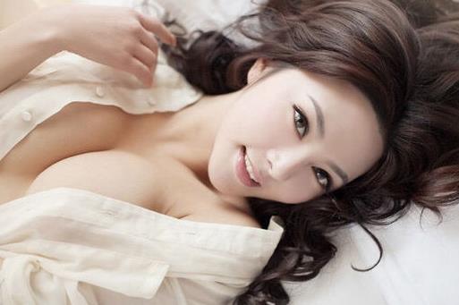 女性乳房過小的原因 如何告別乳房過小