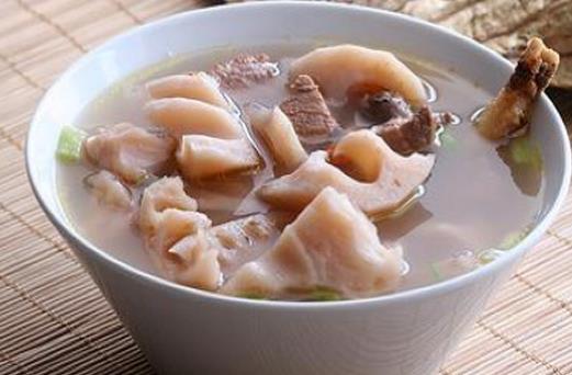 吃什么養(yǎng)生美容？ 推薦蓮藕排骨湯的做法