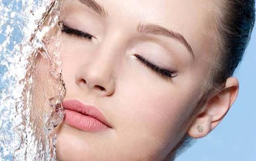 找準(zhǔn)痘痘的發(fā)病源泉 對(duì)癥下藥