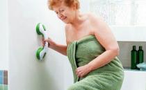 天冷老人易跌倒 浴室滑倒最嚴(yán)重