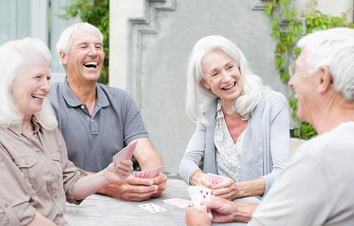 百歲老大爺 紙牌練大腦