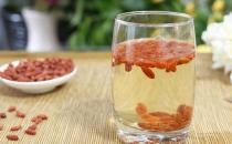 枸杞泡水喝好處多 季節不同養生功效不同