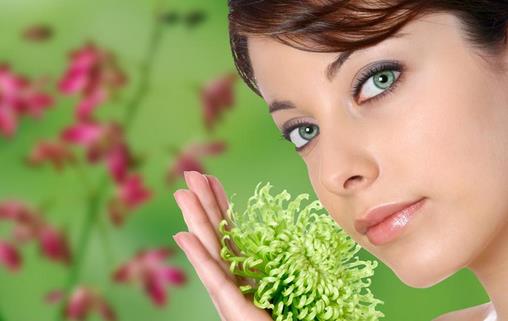 美容化妝之水潤唇妝打造手法