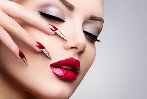 眼妝的關鍵是化好眼影