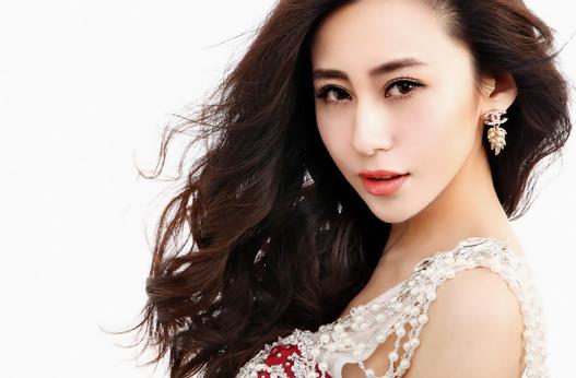 頭發沒干就睡覺？危害大大滴