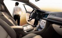 ?夜間會車如何避免對方的遠光燈？