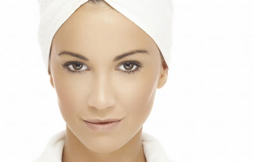 鼻子上長痘痘是什么原因 對癥下藥狙擊鼻頭痘