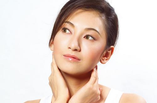 祛痘印的小竅門 祛痘不留“印“象