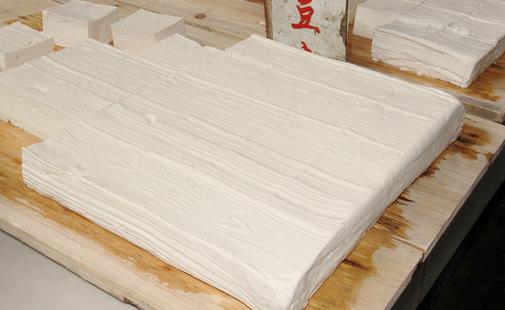 豆腐購買三步走 摸摸看看再聞聞