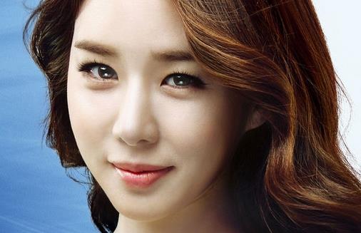 產后臉上斑點越來越多？推薦8種祛斑方法