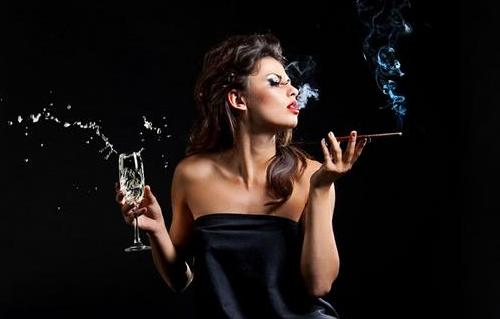 女性愛抽煙喝酒易得宮外孕