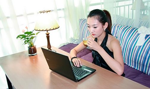 女白領10個小方法防腰酸背痛