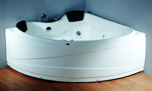 竅門清洗浴缸的方法：用舊報(bào)紙擦拭