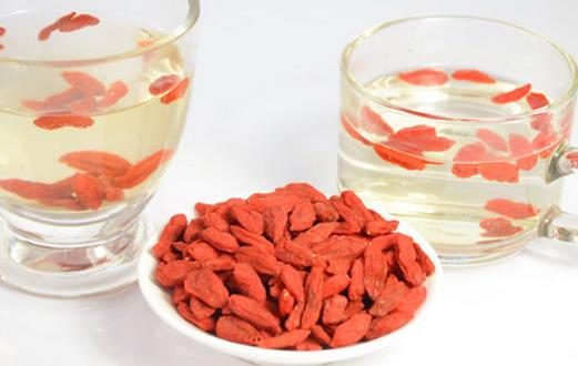 枸杞子泡水好處多 不同季節(jié)功效也不同