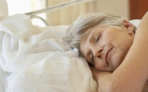 老人失眠的情形及解決方法