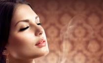 黃皮膚美女玩轉粉嫩彩妝 選對色彩很重要！