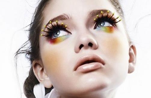 畫出大大圓眼睛 閃閃惹人愛