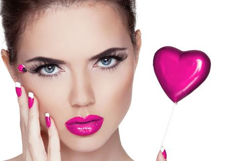 巧用海綿和腮紅刷畫(huà)出瑩潤(rùn)蘋(píng)果肌