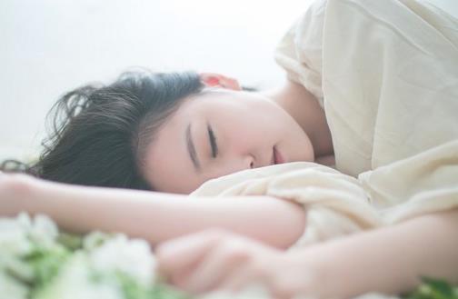 蓋厚被子容易得肩周炎？預(yù)防它注意這五點