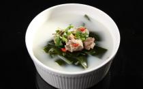 學做一份補鈣海帶排骨湯吧！