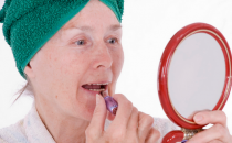 化妝有助于老人找到積極心態