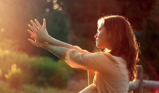 如何和內向的人順利約會