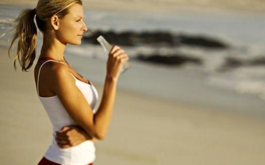 女人第一眼都會看男人的哪個部位？