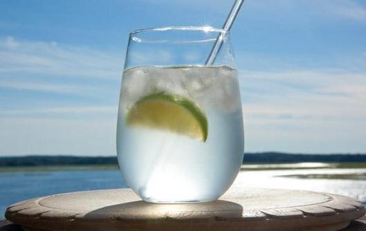 蘇打水真的有利于養(yǎng)胃嗎