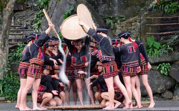 【黎族】黎族的由來簡介_黎族傳統節日_黎族的風俗習慣_黎族服飾