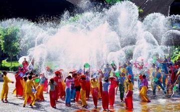 【傣族】傣族的資料簡(jiǎn)介_傣族傳統(tǒng)節(jié)日_傣族的風(fēng)俗習(xí)慣_傣族服飾