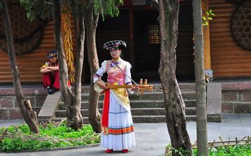 【怒族】怒族的由來簡介_怒族傳統節日_怒族的風俗習慣_怒族服飾 【怒族】怒族的由來簡介_怒族傳統節日_怒族的風俗習慣_怒族服飾