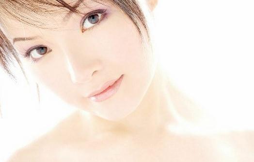 冬季皮膚缺水?什么時候補(bǔ)水最好