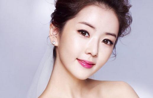 揭秘8個(gè)長(zhǎng)痘痘的原因