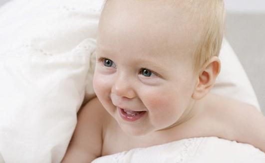 寶寶打嗝怎么辦？教你預防寶寶打嗝