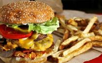 吃垃圾食品的危害不可小覷！