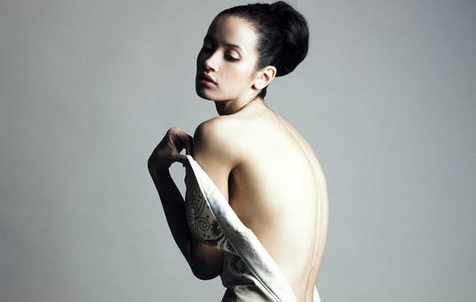 怎么瘦出纖細美背