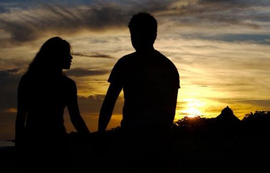 對(duì)視8秒比甜蜜語(yǔ)言還動(dòng)人！