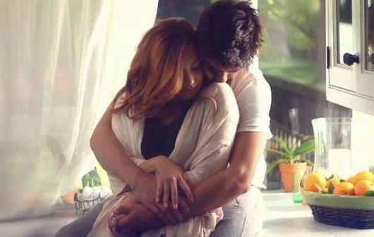 教你讀懂男人不經(jīng)意的親密動(dòng)作