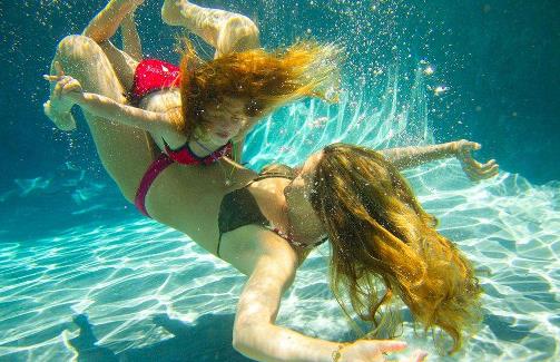 游泳時耳朵進(jìn)水了怎么辦