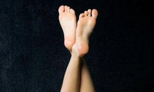 甲溝炎是什么？患甲溝炎的原因