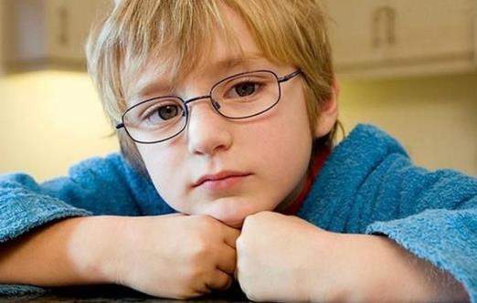 眼睛近視多少度才能戴眼鏡