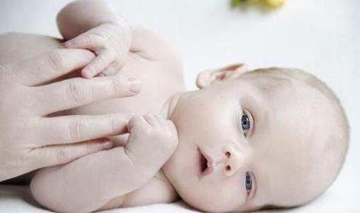 嬰兒被動操應該怎么做