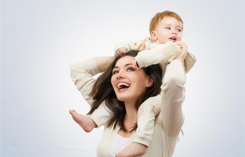 教寶寶學(xué)跑步時的注意事項