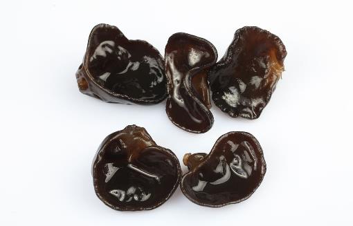 生吃干木耳有啥好處?