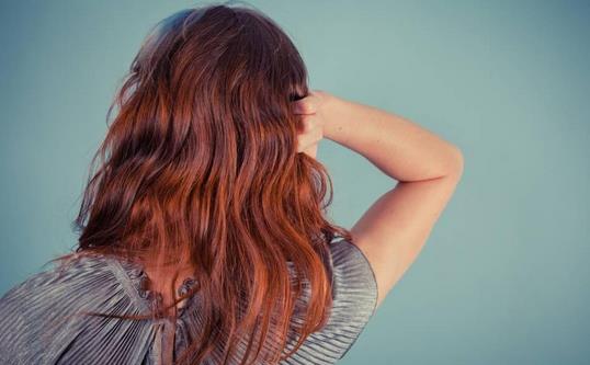 頭發干枯毛躁該怎么辦